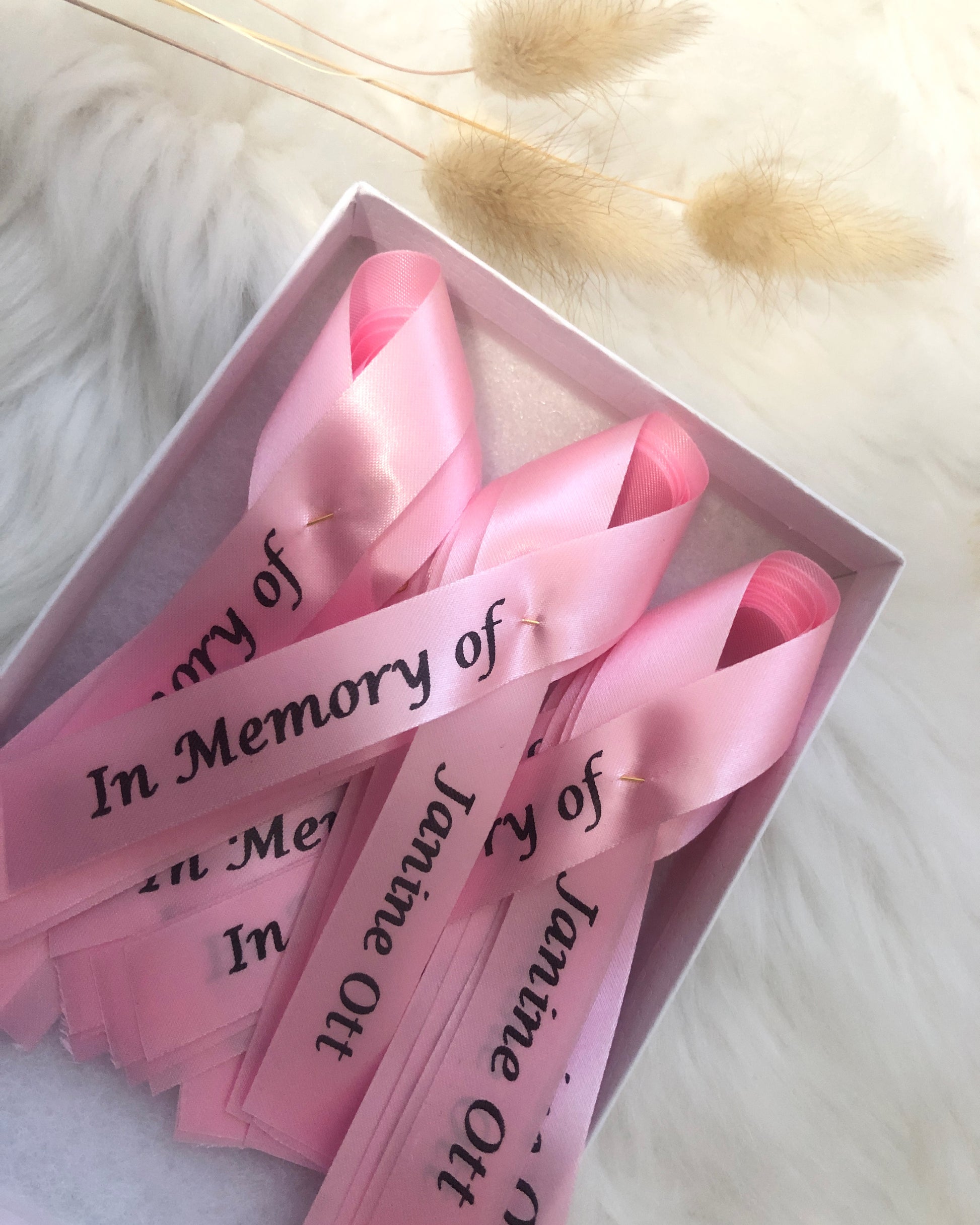 pink memorial ribbon